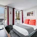 Joyce - Astotel Hotel Paris