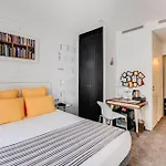 Joyce - Astotel Hotel Paris