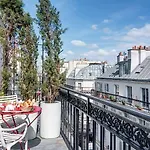 Joyce - Astotel Hotel Paris