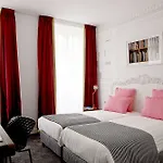Joyce - Astotel Hotel
