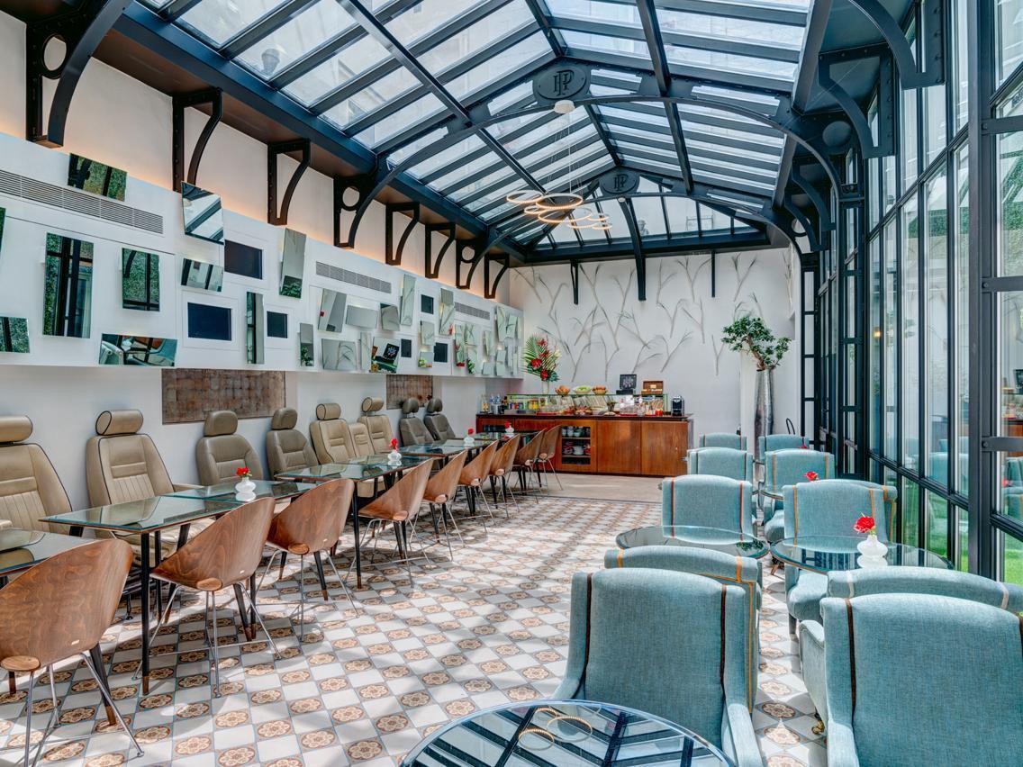 Joyce - Astotel Hotel Parigi