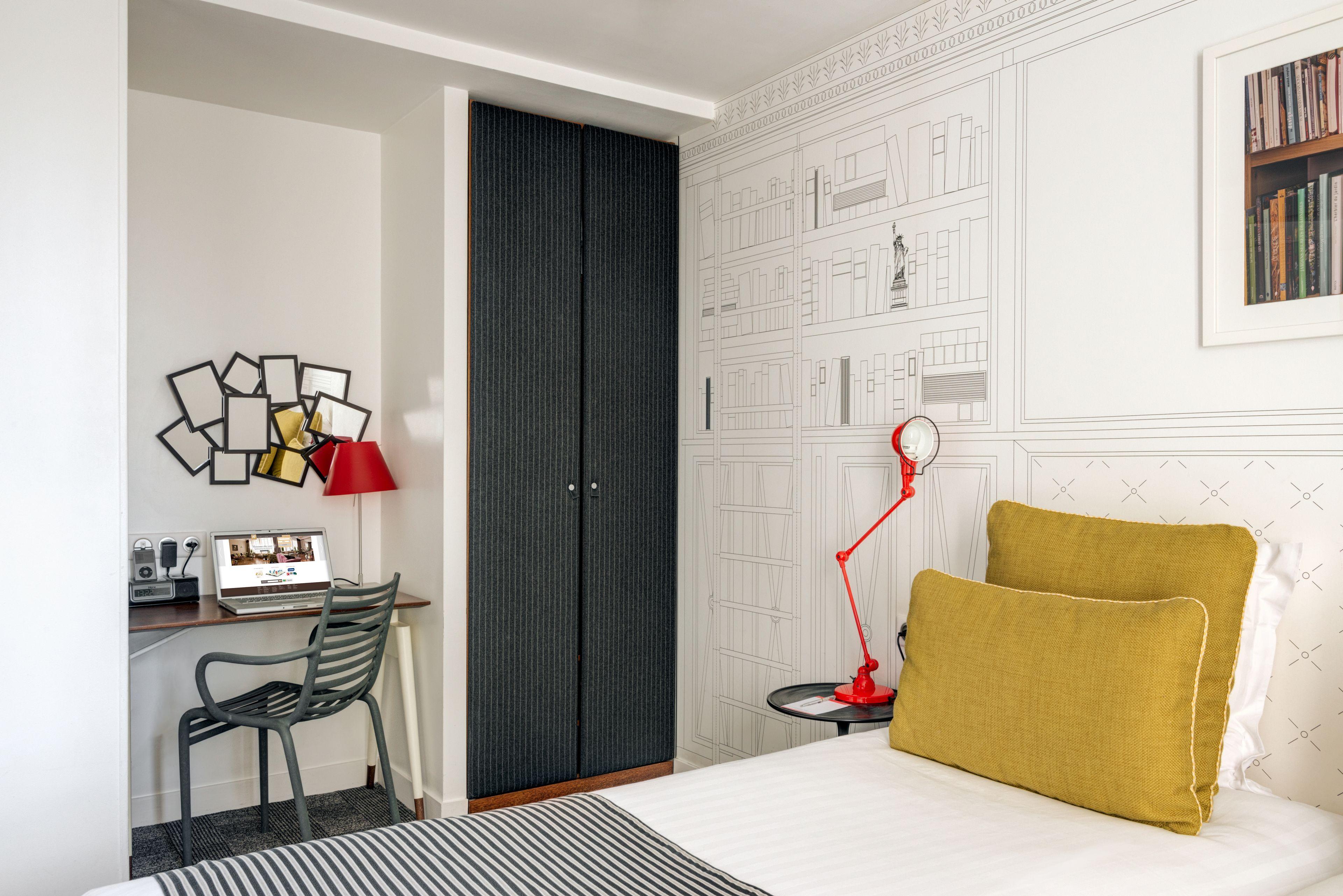Joyce - Astotel Hotel Paris