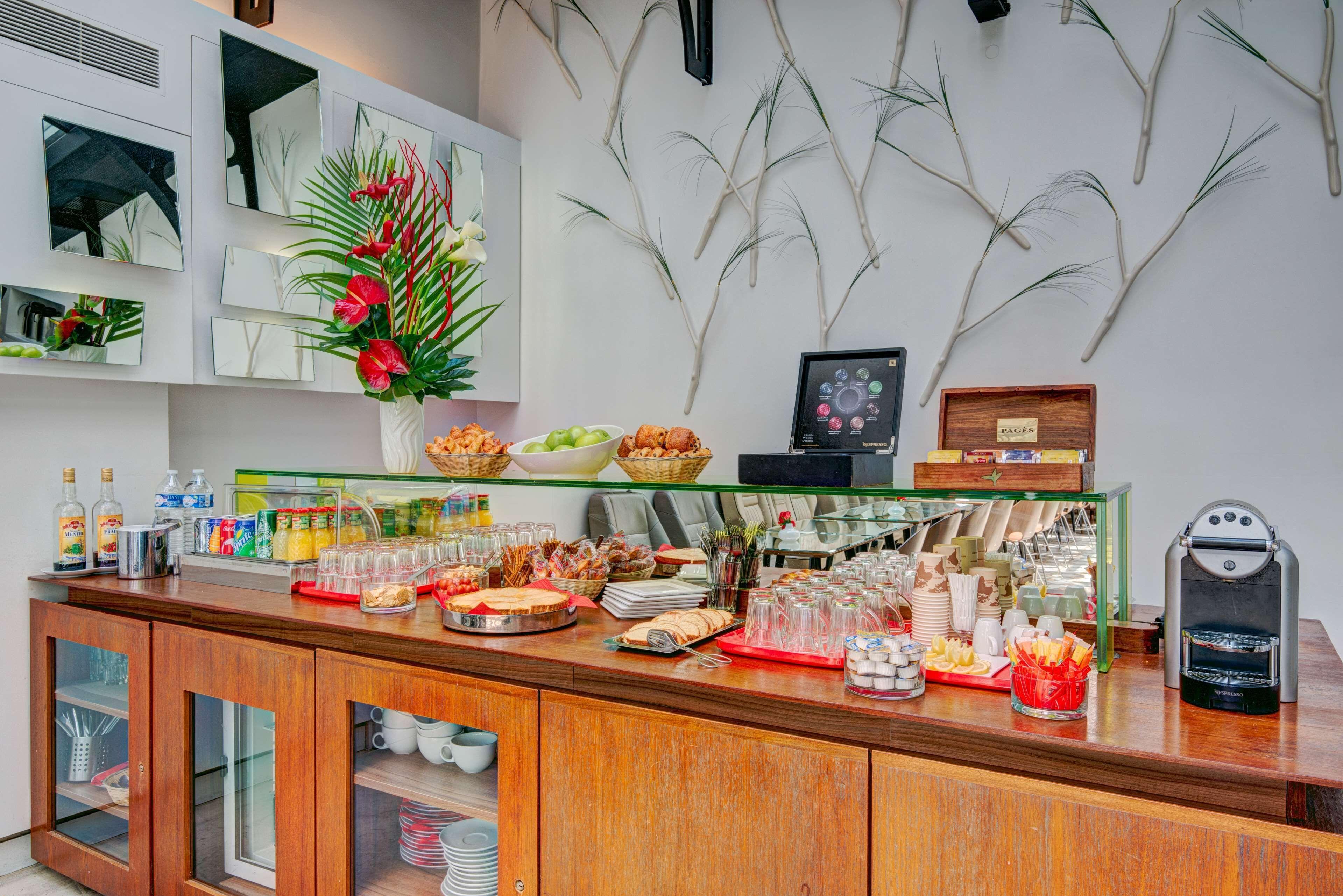 Joyce - Astotel Hotel Paris