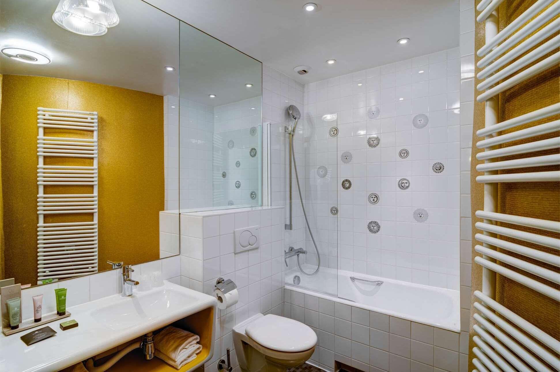 Joyce - Astotel Hotel