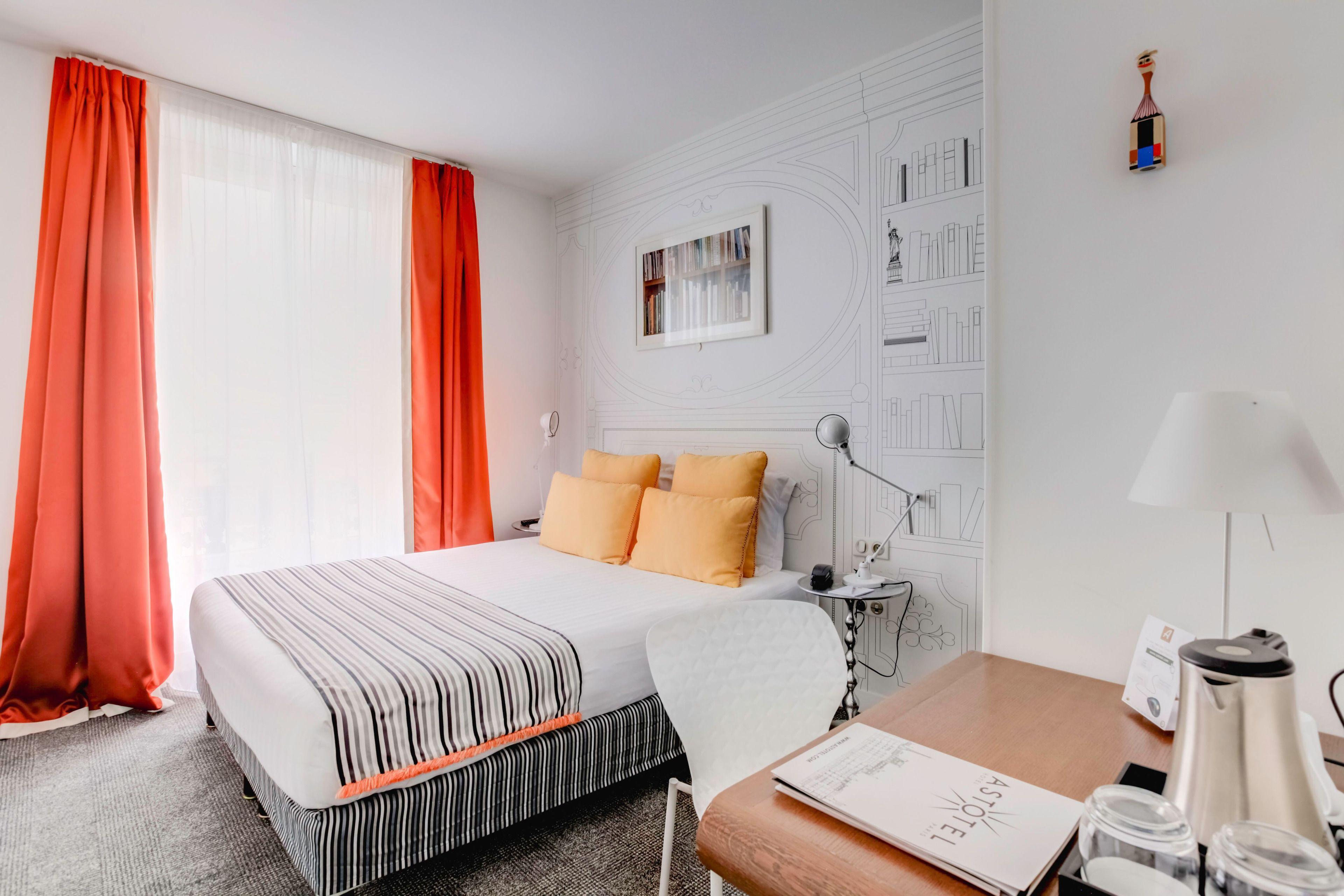 Joyce - Astotel Hotel Paris