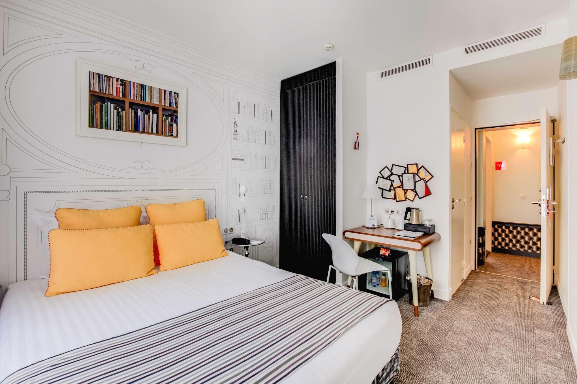 Joyce - Astotel Hotel Parigi